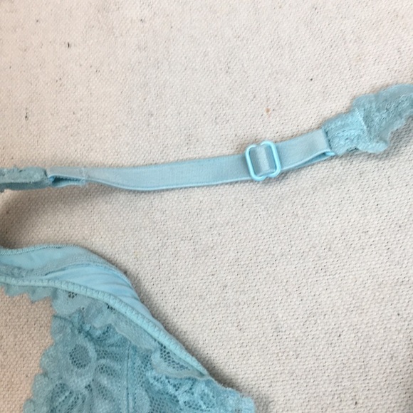 Victoria’s Secret Blue lace Halter Bralette - Picture 3 of 9